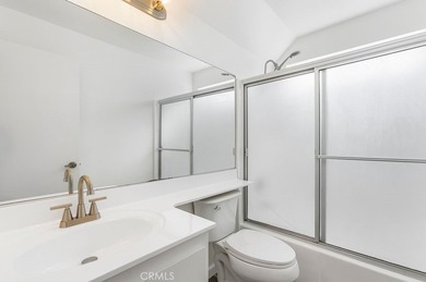 Rare offering! This beautifully maintained single-story 3 - photo 18