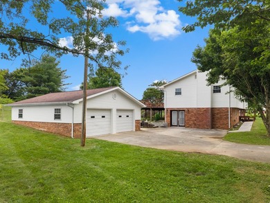 WHITE PINE, This charming 4 bedroom, 1.5 bath home is situated - photo 4
