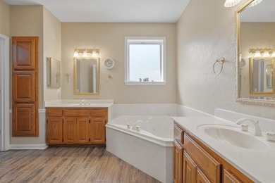 Nestled in the highly desirable Lake Balboa area of Hot Springs - photo 31