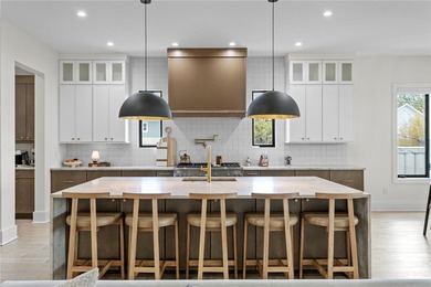 Located on spectacular Davis Islands, this newer construction - photo 5