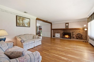 Perfectly situated brick ranch with beautiful curb appeal. This - photo 3