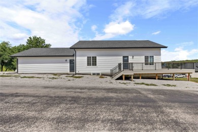 Diamondhead Lake Home For Sale in Dexter Iowa