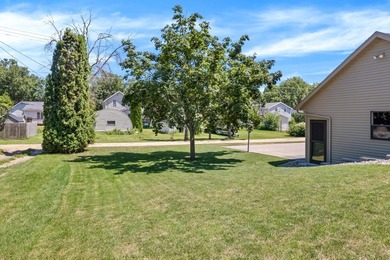 Meticulous and beautifully cared for! 329 2nd street is set and - photo 32