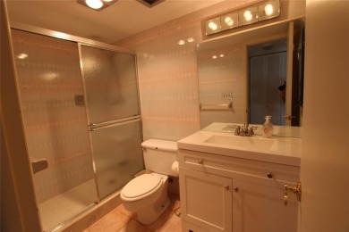 DIRECT OCEAN VIEWS. SOUTHEAST CORNER APT.  2/2 BEDROOM SPLIT