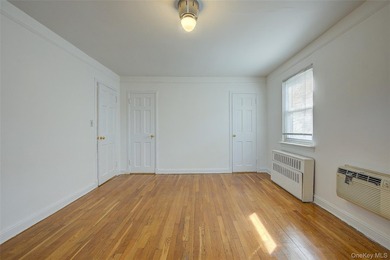 Welcome to this lovely 3 bed, 2 bath home located in the - photo 17