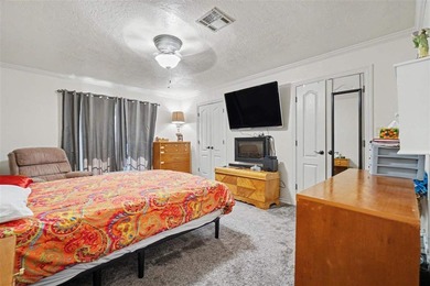 Spacious house, setting on a corner lot with very fast access to - photo 21