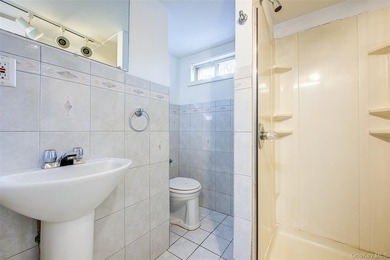 Welcome to this lovely 3 bed, 2 bath home located in the - photo 25