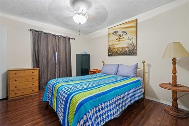 Spacious house, setting on a corner lot with very fast access to - photo 26
