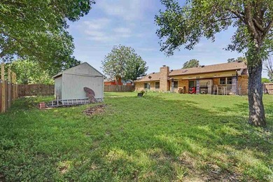 Spacious house, setting on a corner lot with very fast access to - photo 39