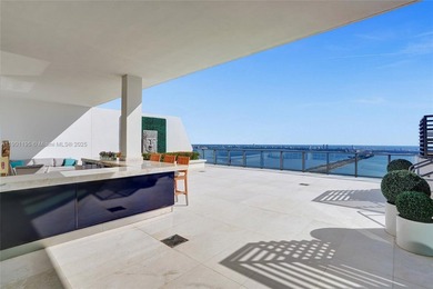 Penthouse Palace in the Sky-Breathtaking Views of Biscayne Bay &