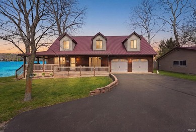 Imagine waking up to 264 feet of shimmering Rock Lake shoreline - photo 2