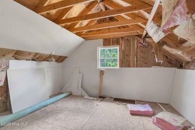 NOW BELOW APPRAISAL VALUE! Welcome to 2000 Jamesville Lane