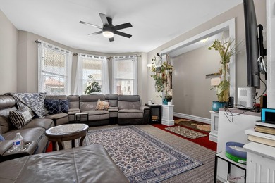 Exceptional opportunity to own a beautifully maintained - photo 3