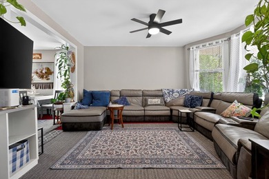 Exceptional opportunity to own a beautifully maintained - photo 4