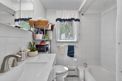 Exceptional opportunity to own a beautifully maintained - photo 8