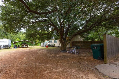 Enjoy peaceful country living just minutes from the fishing and - photo 5
