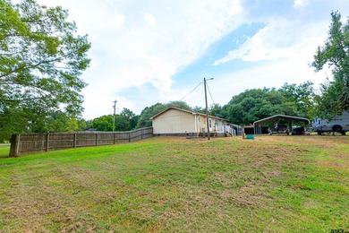 Enjoy peaceful country living just minutes from the fishing and - photo 7