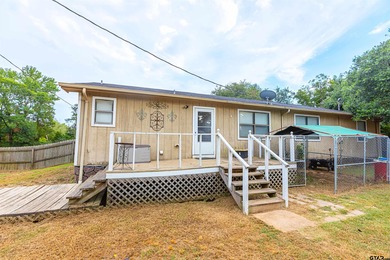 Enjoy peaceful country living just minutes from the fishing and - photo 8