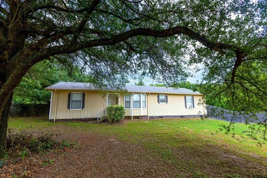 Enjoy peaceful country living just minutes from the fishing and - photo 9