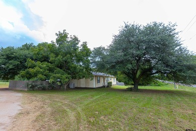 Enjoy peaceful country living just minutes from the fishing and - photo 10