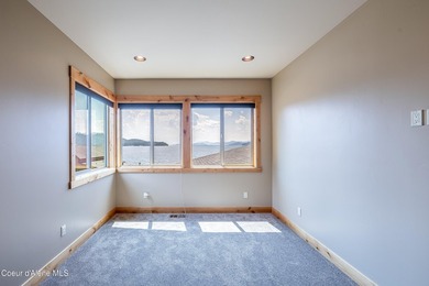 Welcome to ''Grandview 'Jumbo' Condos'', a fusion of luxury and - photo 11