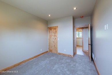 Welcome to ''Grandview 'Jumbo' Condos'', a fusion of luxury and - photo 13