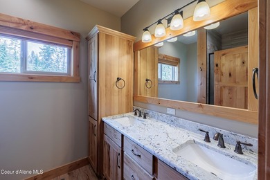Welcome to ''Grandview 'Jumbo' Condos'', a fusion of luxury and - photo 14