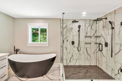 Stunning fully remodeled home presents like new construction - photo 14