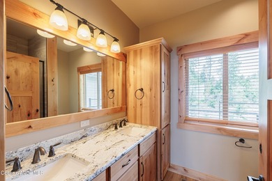 Welcome to ''Grandview 'Jumbo' Condos'', a fusion of luxury and - photo 17