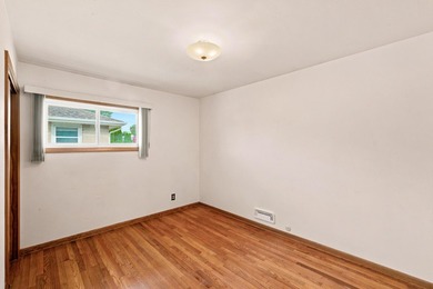 Welcome home to this well-maintained split 4-bedroom - photo 17