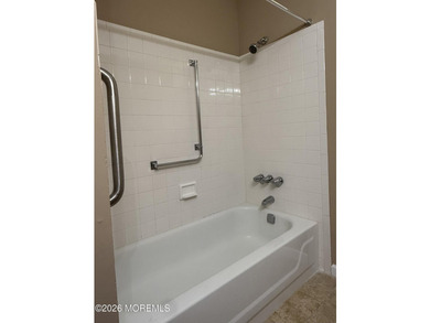 Freshly painted extremely clean lakeview model. 2 bedrooms 2 - photo 17