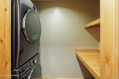 Welcome to ''Grandview 'Jumbo' Condos'', a fusion of luxury and - photo 19