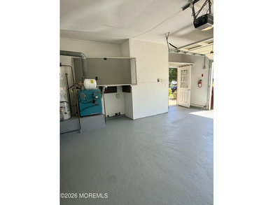 Freshly painted extremely clean lakeview model. 2 bedrooms 2 - photo 22