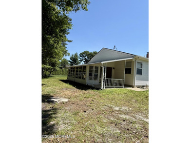 Freshly painted extremely clean lakeview model. 2 bedrooms 2 - photo 26