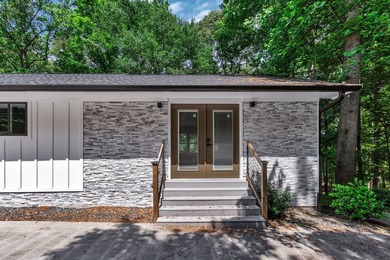 Stunning fully remodeled home presents like new construction - photo 46