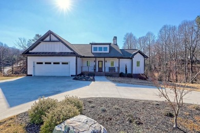 Lake Home For Sale in Hiawassee, Georgia