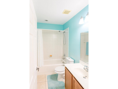 Welcome to comfortable living in the gated community of Thousand - photo 13