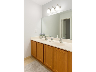 Welcome to comfortable living in the gated community of Thousand - photo 15