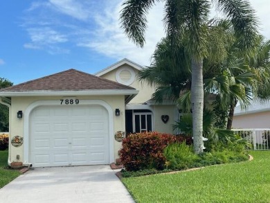 (private lake, pond, creek) Home For Sale in Delray Beach Florida