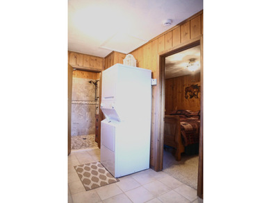 Welcome to this exceptionally well-maintained 3-bedroom, 2-bath - photo 32