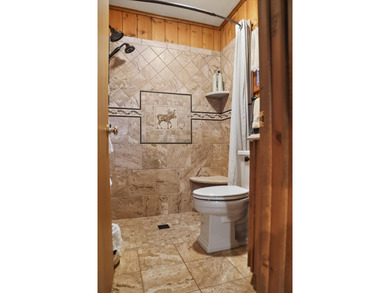 Welcome to this exceptionally well-maintained 3-bedroom, 2-bath - photo 33