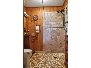 Welcome to this exceptionally well-maintained 3-bedroom, 2-bath - photo 34