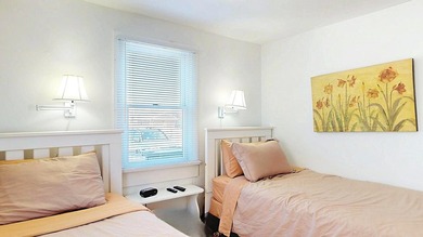 A Cottage at the Beach! Freestanding spacious and light-filled - photo 14