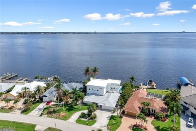 Caloosahatchee River Home For Sale in Cape Coral Florida