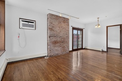 Contemporary 2 Bedroom 1 Bath apartment with private terrace and - photo 3