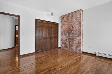Contemporary 2 Bedroom 1 Bath apartment with private terrace and - photo 8