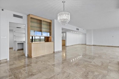 INTRODUCING 1955 - LAKE POINT TOWER.... RARELY OFFERED 55 STACK - photo 8