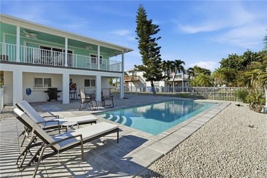 Charming coastal retreat ideally located on the south end of - photo 31