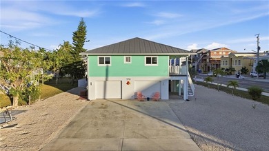 Charming coastal retreat ideally located on the south end of - photo 36