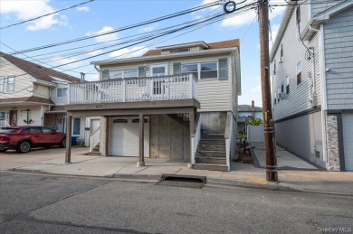 (private lake, pond, coastal) Home Sale Pending in Baldwin New York